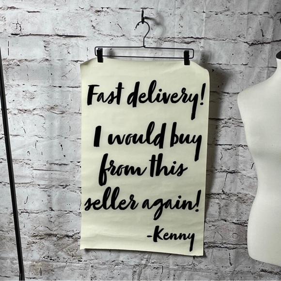 Bookmark My Closet 🖤 - Picture 4 of 10